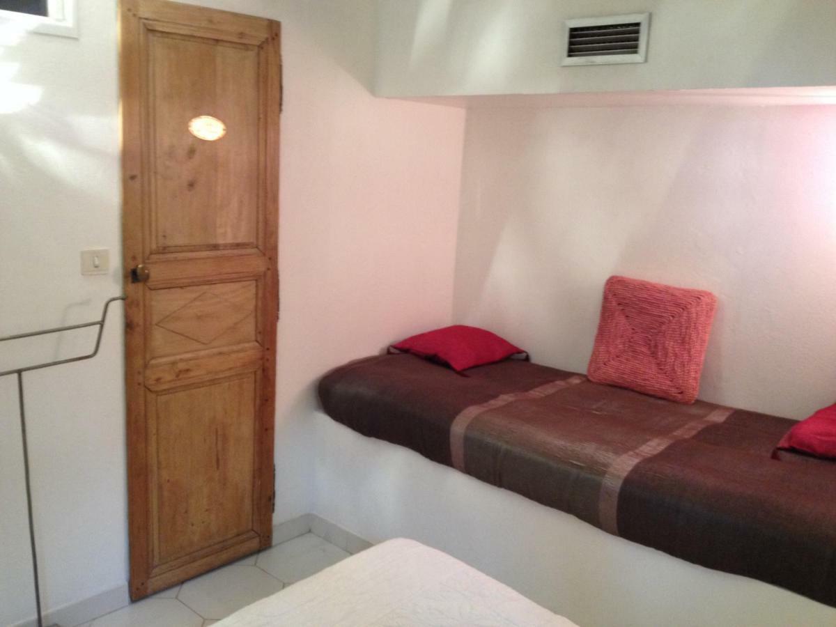 La Douce Heure Bed & Breakfast Мужен Екстериор снимка